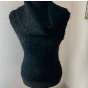 Bebe vest soft cozy black sweater cowl neck size medium